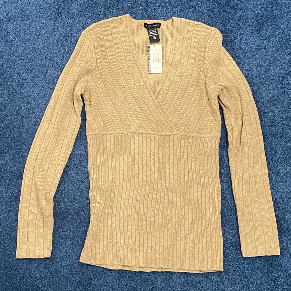 NWT New York & Company Women’s V Neck long sleeve blouse